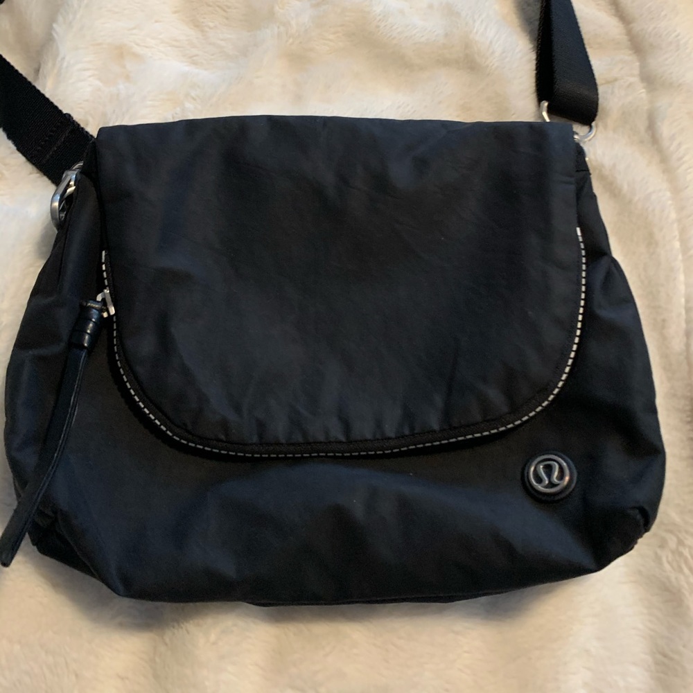 Lululemon vintage festival bag
